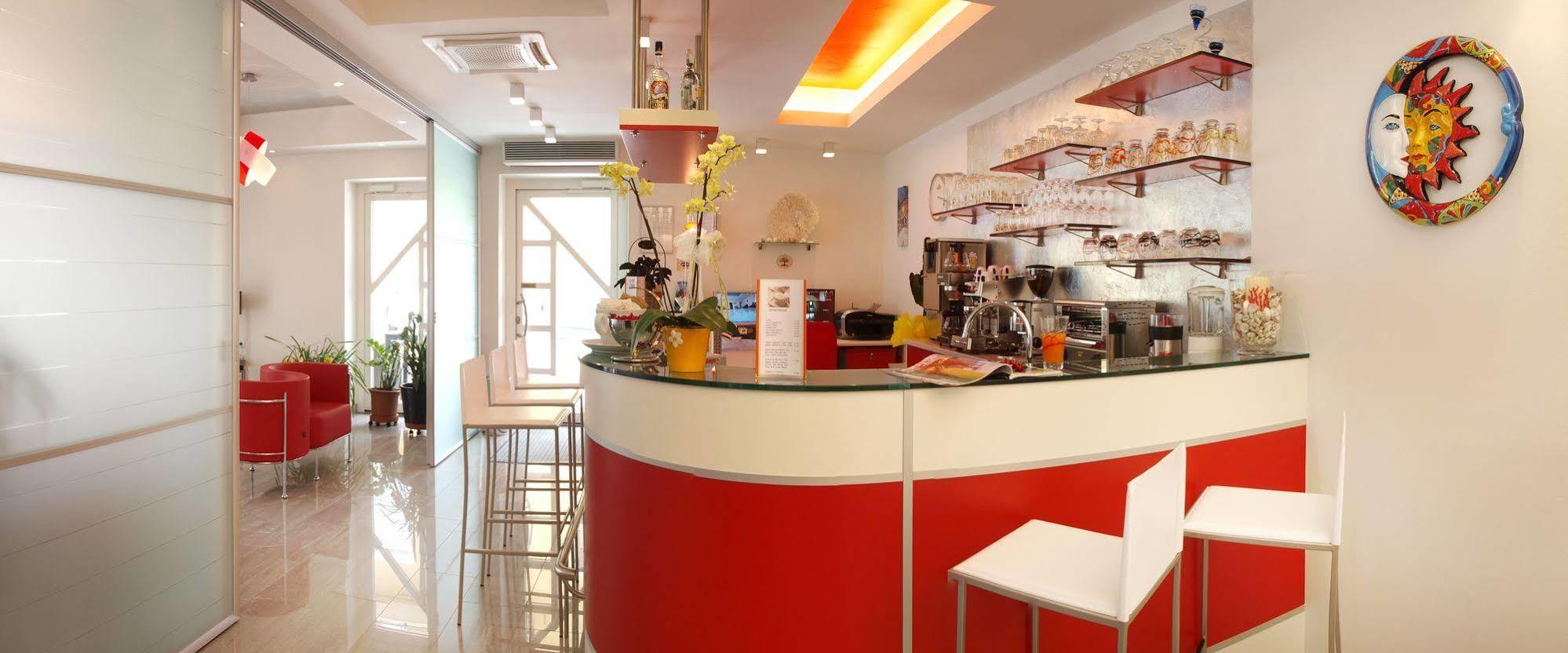 Hotel Garni Corallo Торболе Экстерьер фото