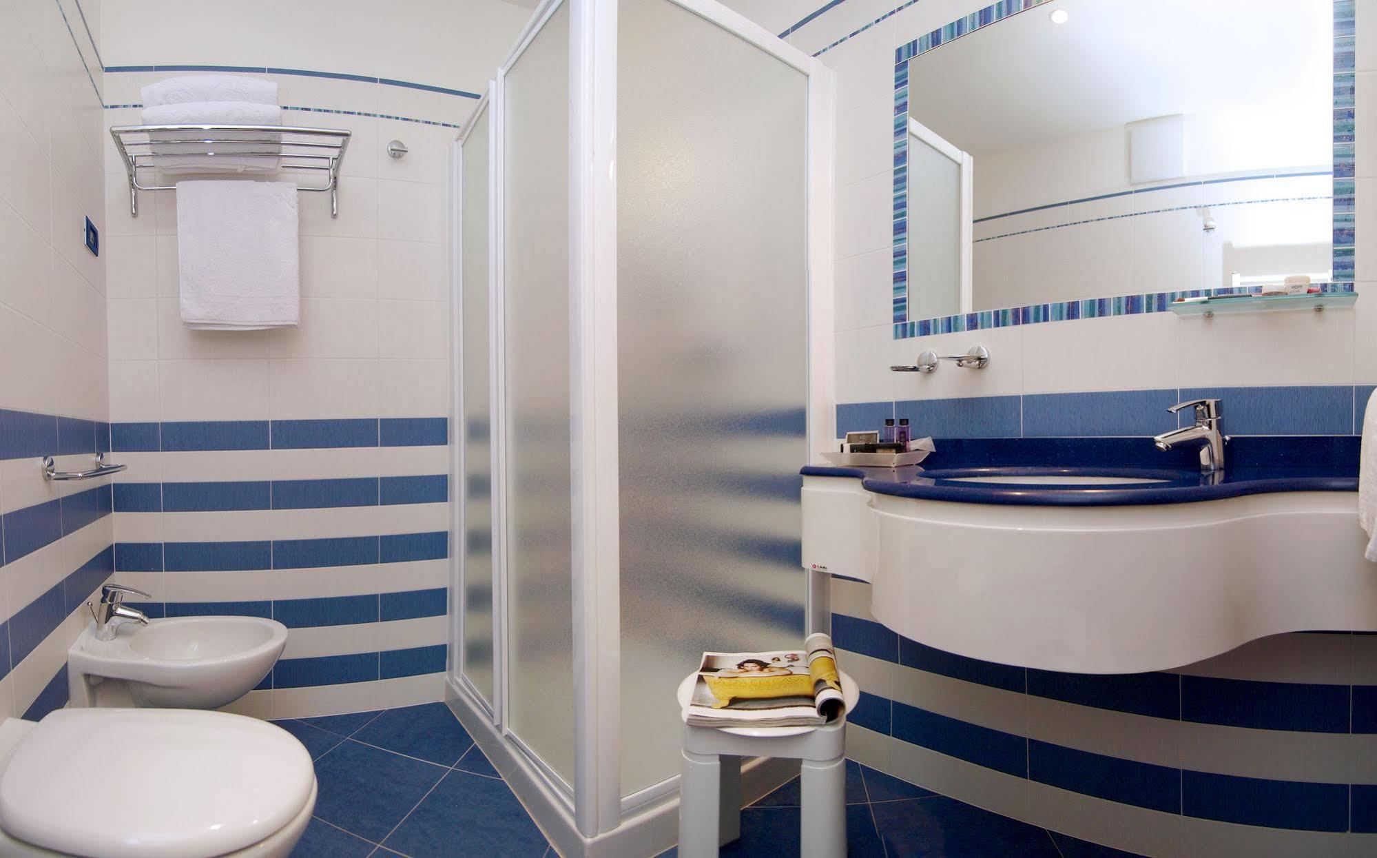 Hotel Garni Corallo Торболе Экстерьер фото