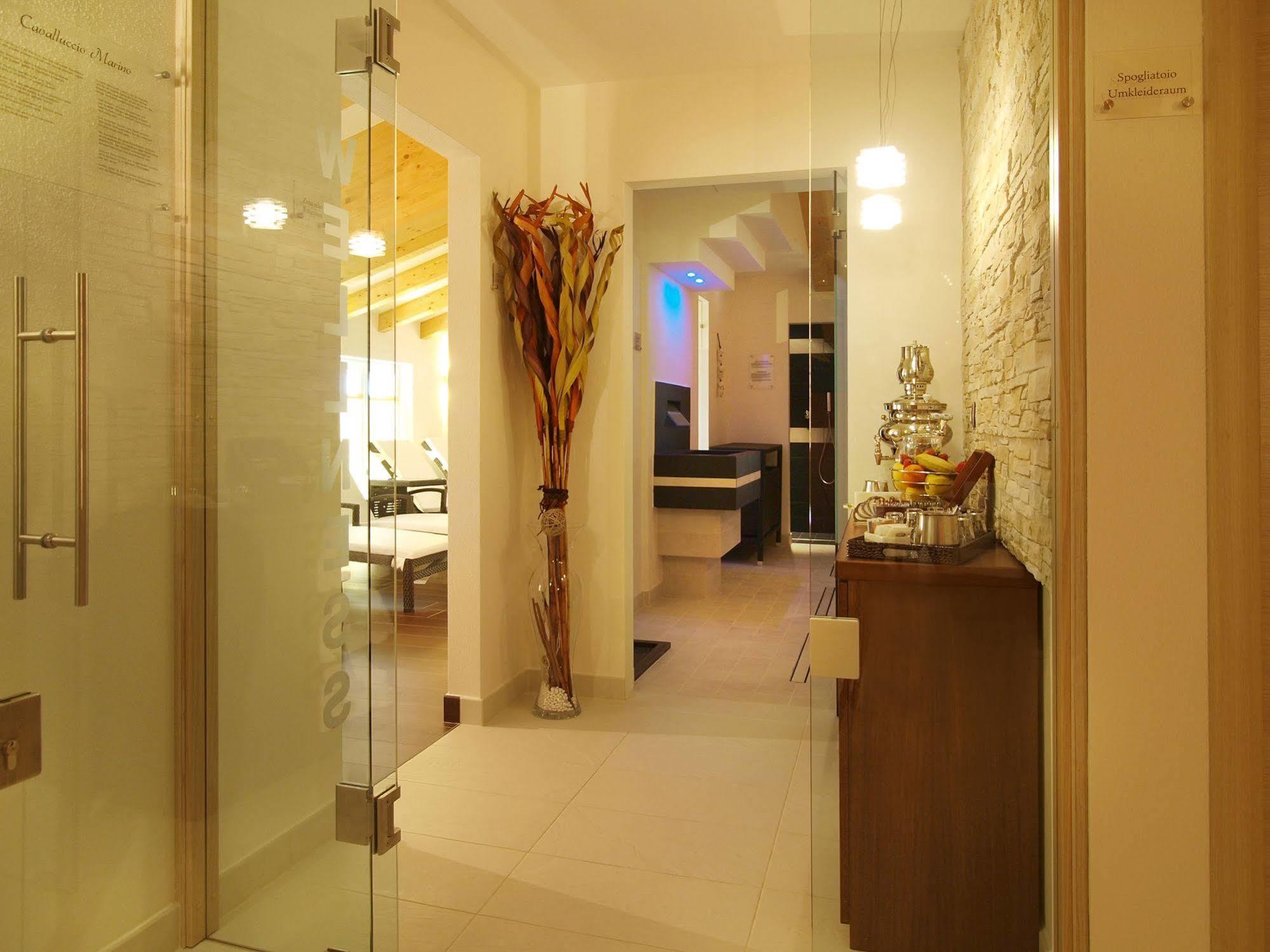Hotel Garni Corallo Торболе Экстерьер фото