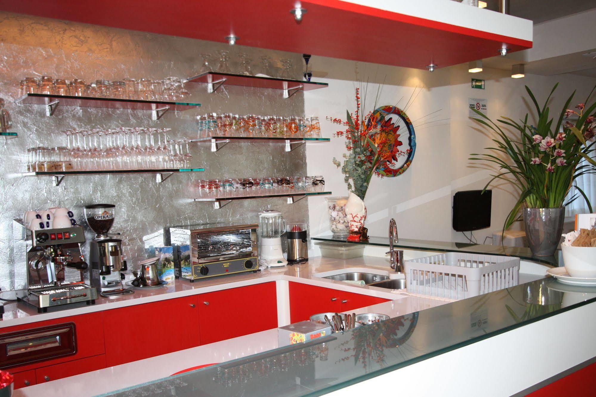 Hotel Garni Corallo Торболе Экстерьер фото