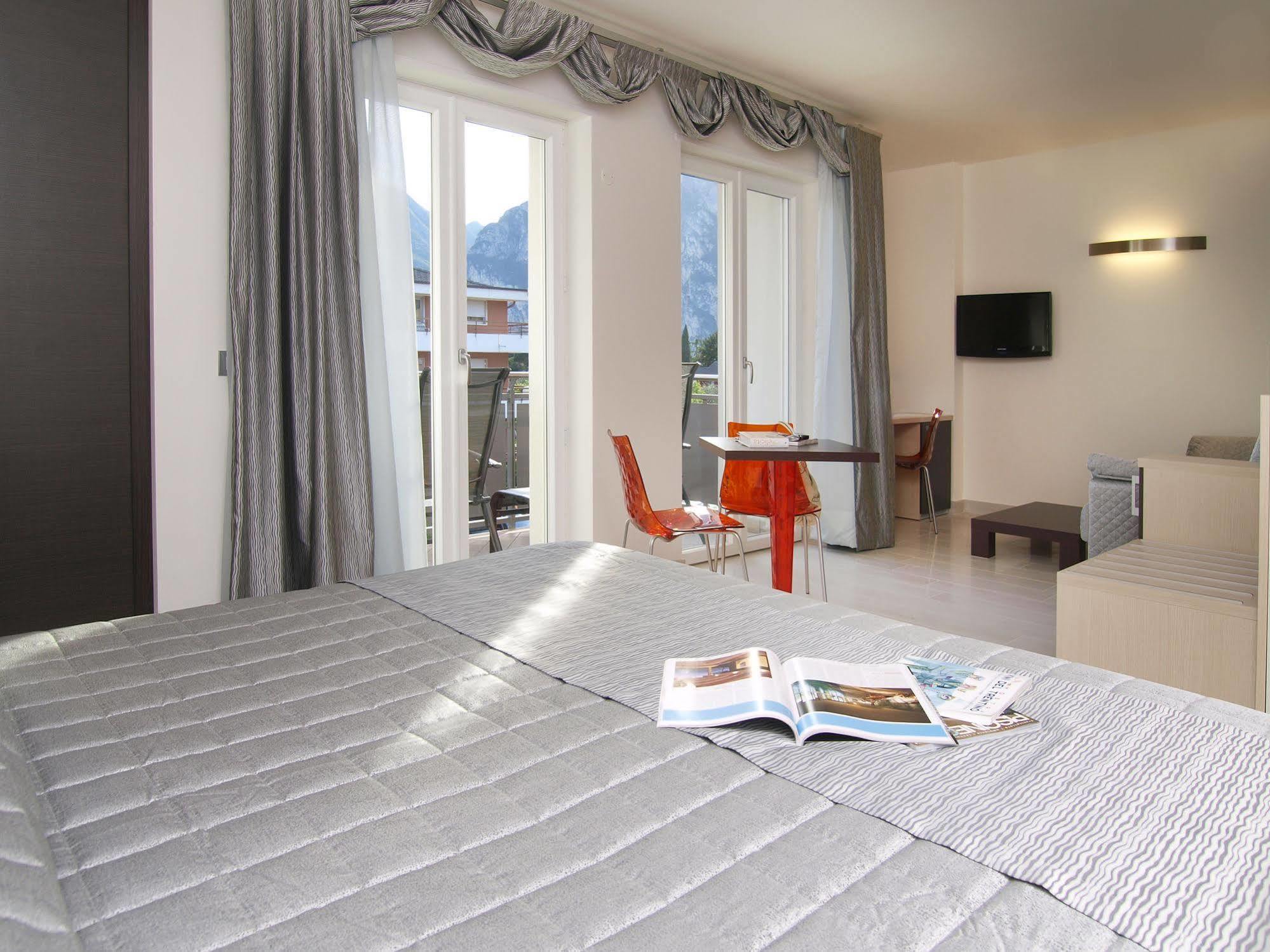 Hotel Garni Corallo Торболе Экстерьер фото