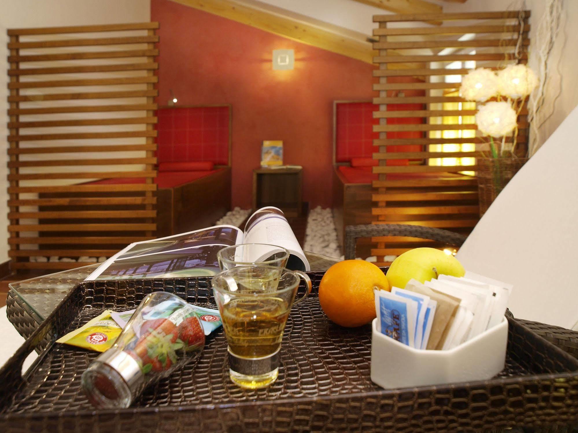 Hotel Garni Corallo Торболе Экстерьер фото