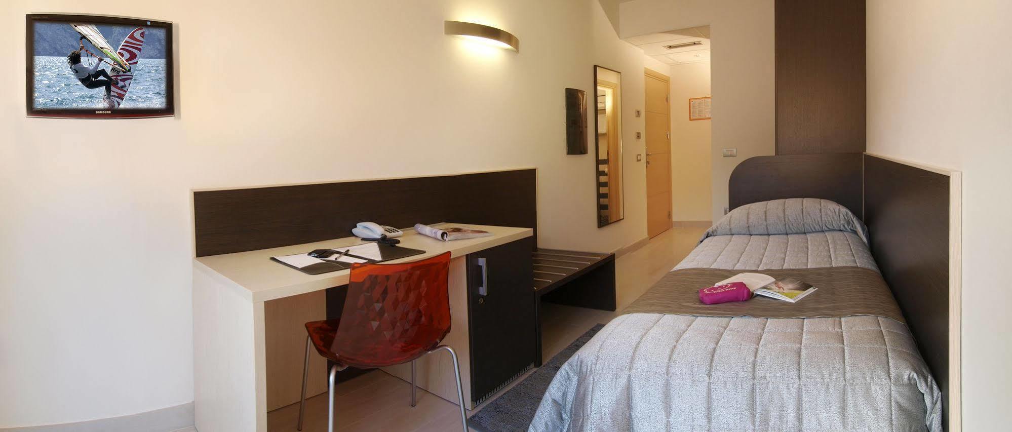 Hotel Garni Corallo Торболе Экстерьер фото
