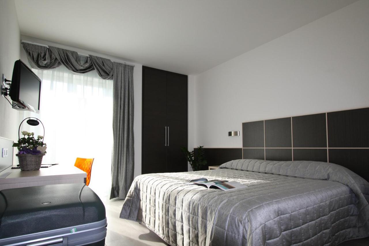 Hotel Garni Corallo Торболе Экстерьер фото