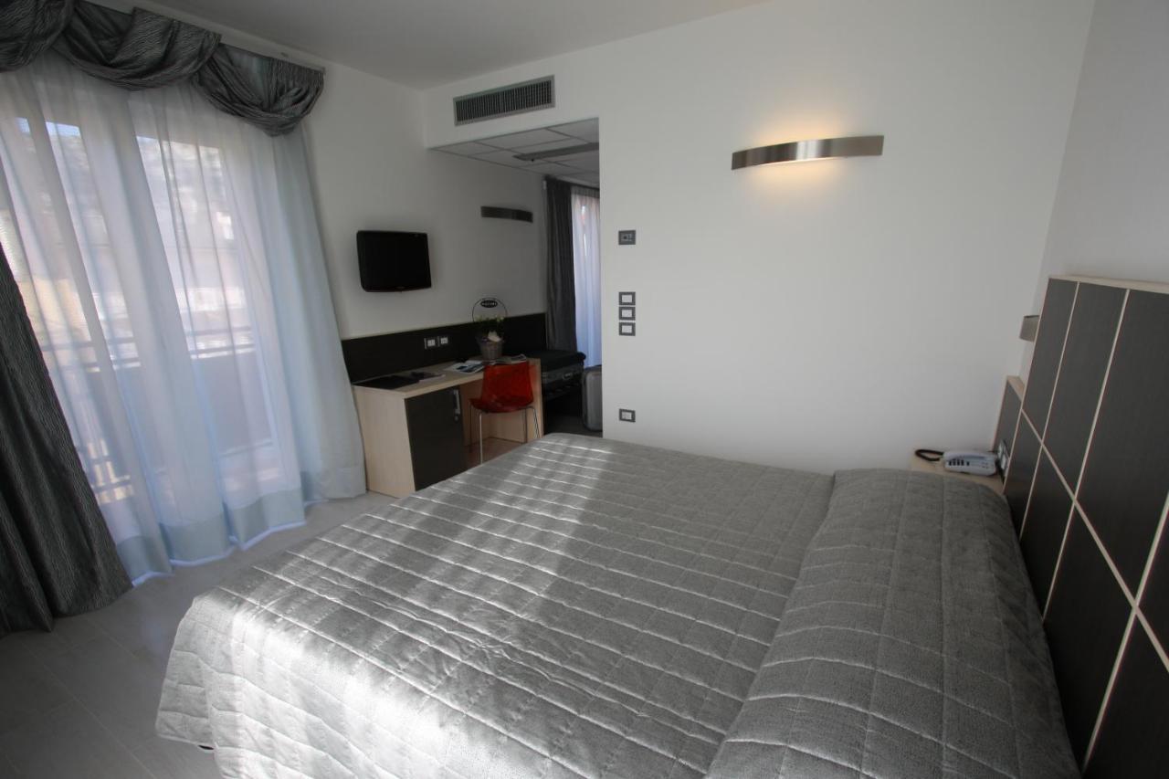 Hotel Garni Corallo Торболе Экстерьер фото